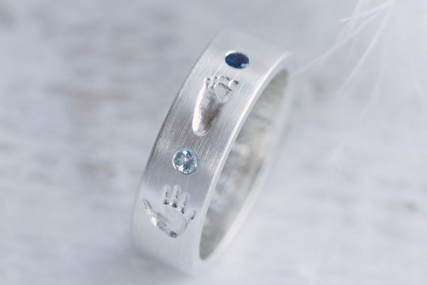 mama-ring-fussabdruck-edelstein